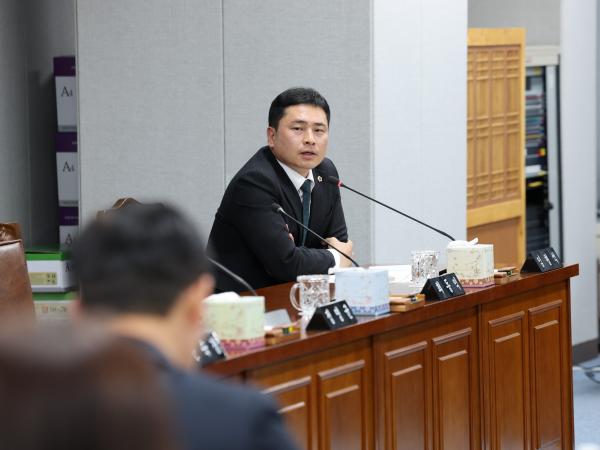 제387회 임시회 의회운영위원회 업무보고 등 회의 첨부이미지 : 25년02월05일 제387회 임시회 의회운영위원회 업무보고 등 회의 - 082.jpg