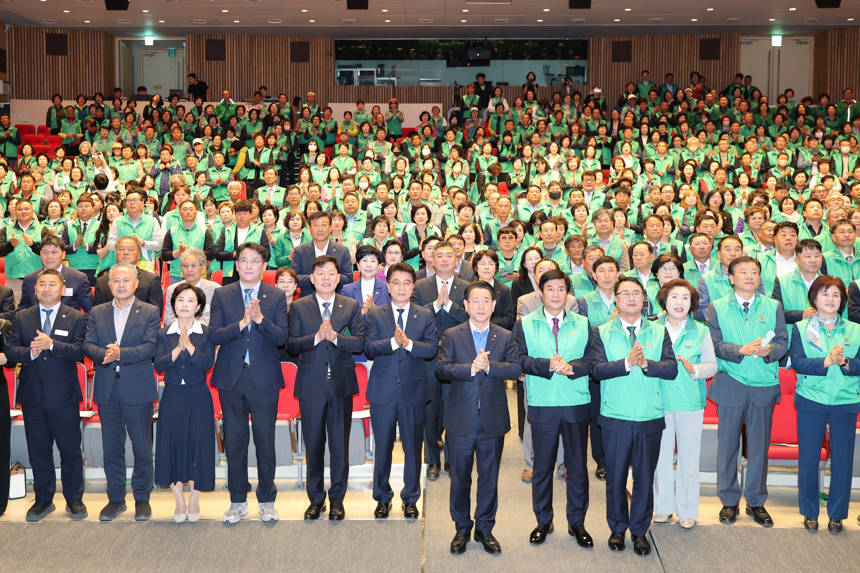 제15회 새마을의 날 기념식 첨부이미지 : 25년04월28일 제15회 새마을의 날 기념식 - 036.jpg