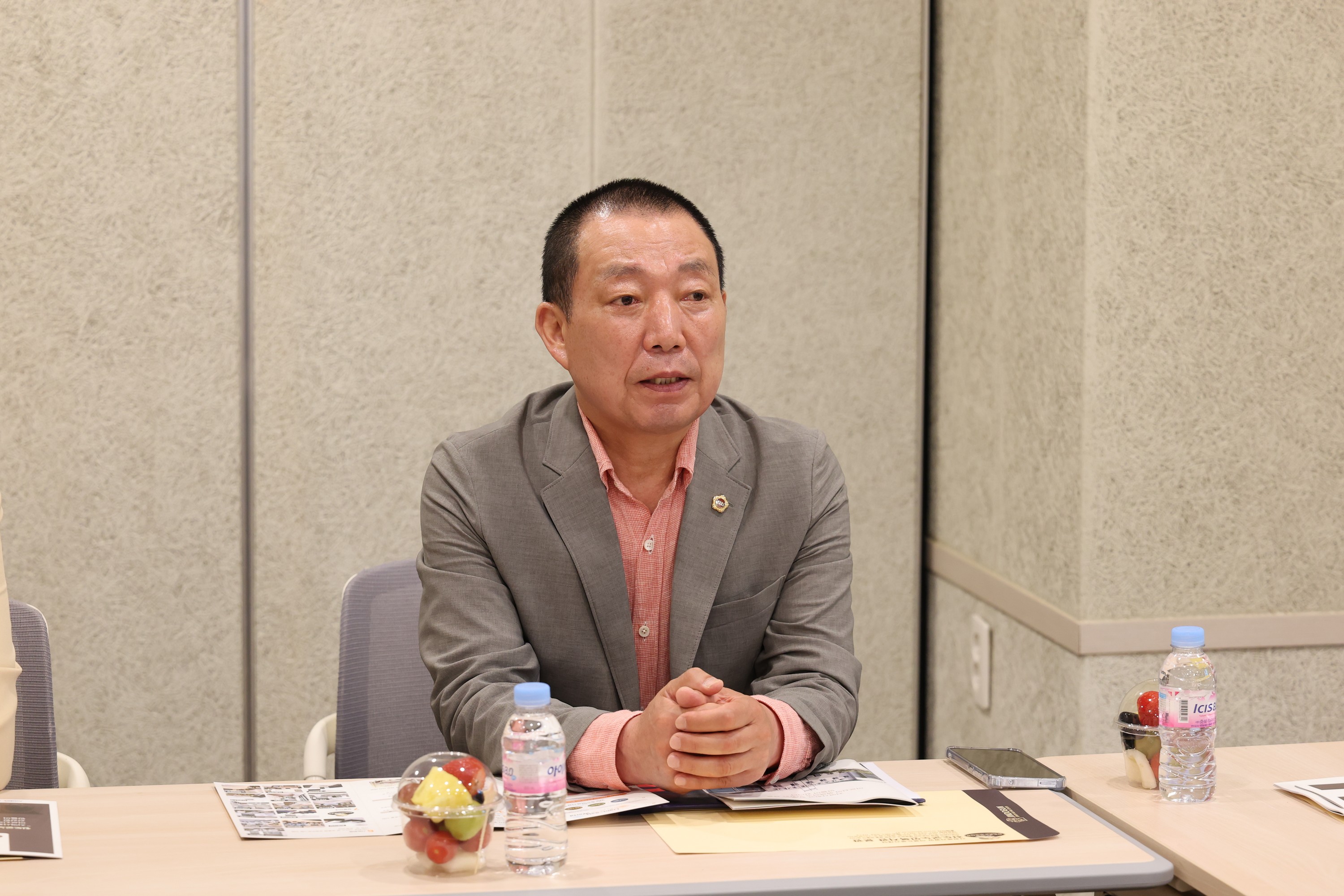 실버 정책 연구회 진도군 고령자 복지주택 현지활동 첨부이미지 : 25년04월28일 실버 정책 연구회 진도 고령자 복지주택 현지활동 - 018.jpg