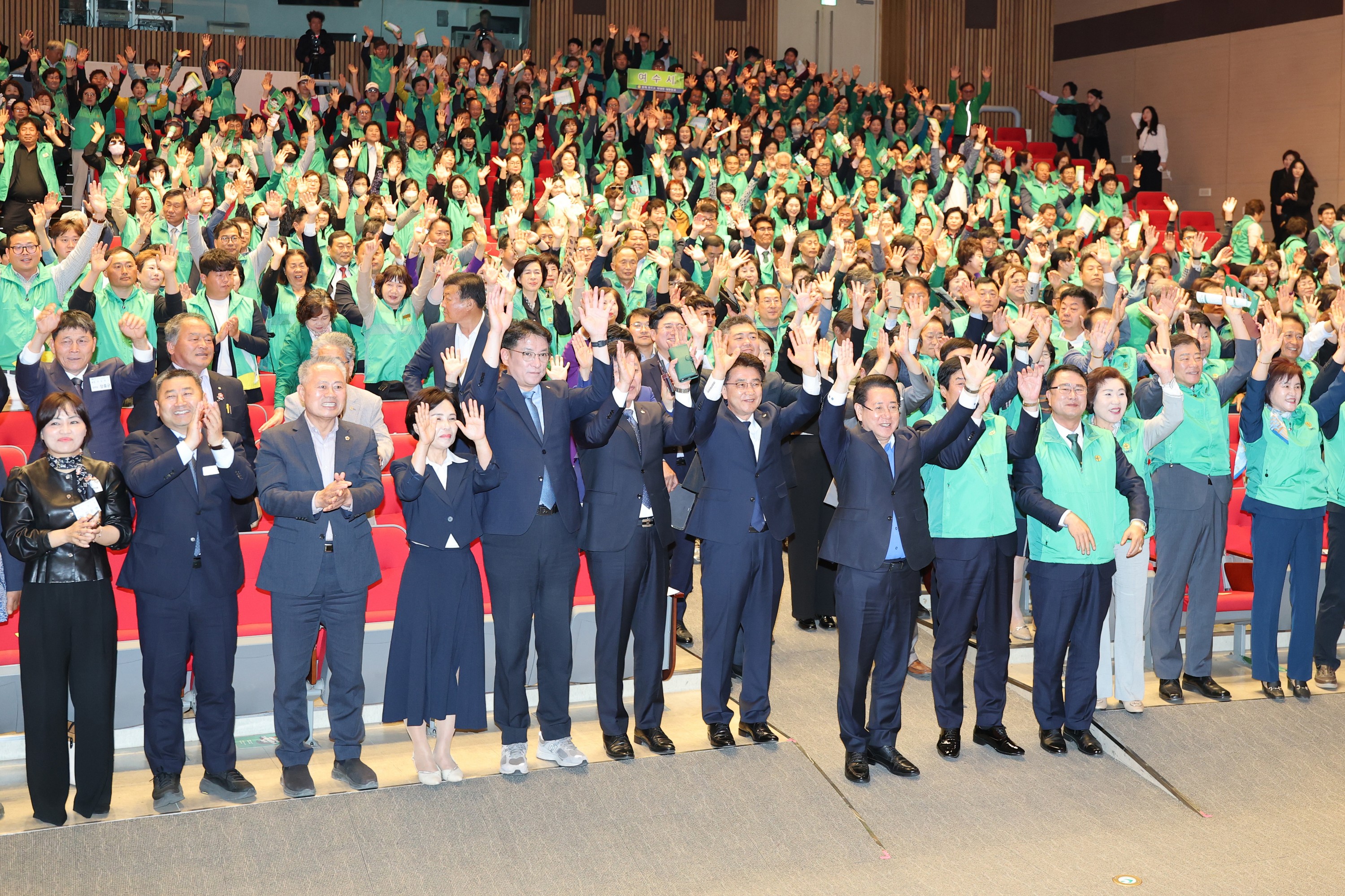 제15회 새마을의 날 기념식 첨부이미지 : 25년04월28일 제15회 새마을의 날 기념식 - 040.jpg