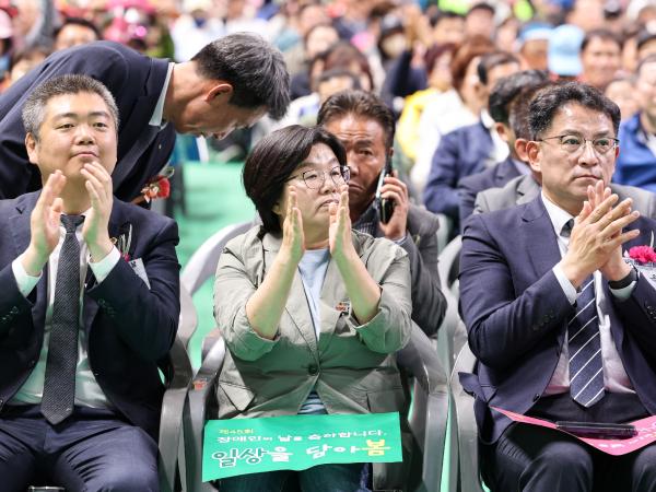 제45회 장애인의 날 기념식 첨부이미지 : 25년04월21일 제45회 장애인의 날 기념식_19.jpg