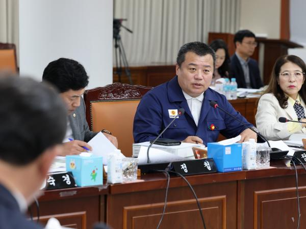 전라남도 2025년 제1회 추가경정예산안 심사 첨부이미지 : 25년04월22일 전라남도 2025년 제1회 추가경정예산안 심사 - 117.jpg