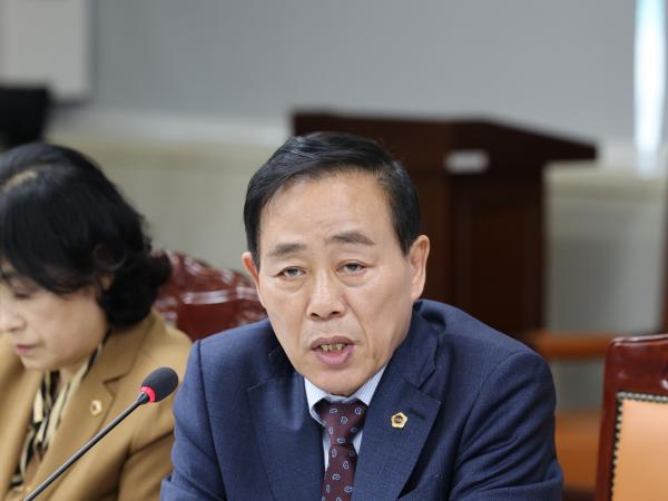 전라남도 2025년 제1회 추가경정예산안 심사 첨부이미지 : 25년04월22일 전라남도 2025년 제1회 추가경정예산안 심사 - 200.jpg