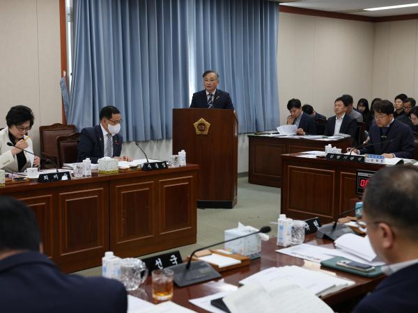 제389회 임시회 경제관광문화위원회 추경예산안 심사 첨부이미지 : 25년04월16일 제389회 임시회 경제관광문화위원회 추경예산안 심사 - 014.jpg