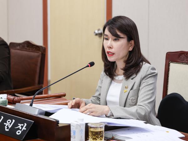 제389회 임시회 보건복지환경위원회 회의 첨부이미지 : 25년04월16일 제389회 임시회 보건복지환경위원회 회의_11.jpg