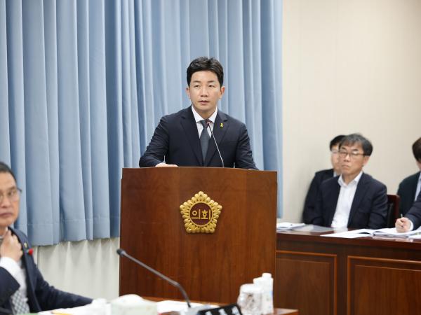 제389회 임시회 경제관광문화위원회 추경예산안 심사 첨부이미지 : 25년04월16일 제389회 임시회 경제관광문화위원회 추경예산안 심사 - 013.jpg