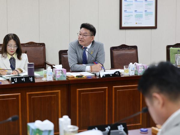 제389회 임시회 보건복지환경위원회 추경예산안 심사 첨부이미지 : 25년04월16일 제389회 임시회 보건복지환경위원회 추경예산안 심사 - 030.jpg