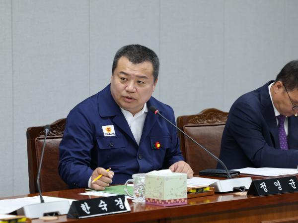 제389회 임시회 의회운영위원회 추경예산안심사 첨부이미지 : 25년04월15일 제389회 임시회 의회운영위원회 추경예산안 심사 -  036.jpg