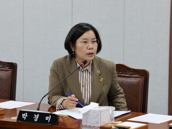 제389회 임시회 의회운영위원회 추경예산안심사 첨부이미지 : 25년04월15일 제389회 임시회 의회운영위원회 추경예산안 심사 -  026.jpg