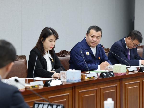 제389회 임시회 의회운영위원회 추경예산안심사 첨부이미지 : 25년04월15일 제389회 임시회 의회운영위원회 추경예산안 심사 -  035.jpg