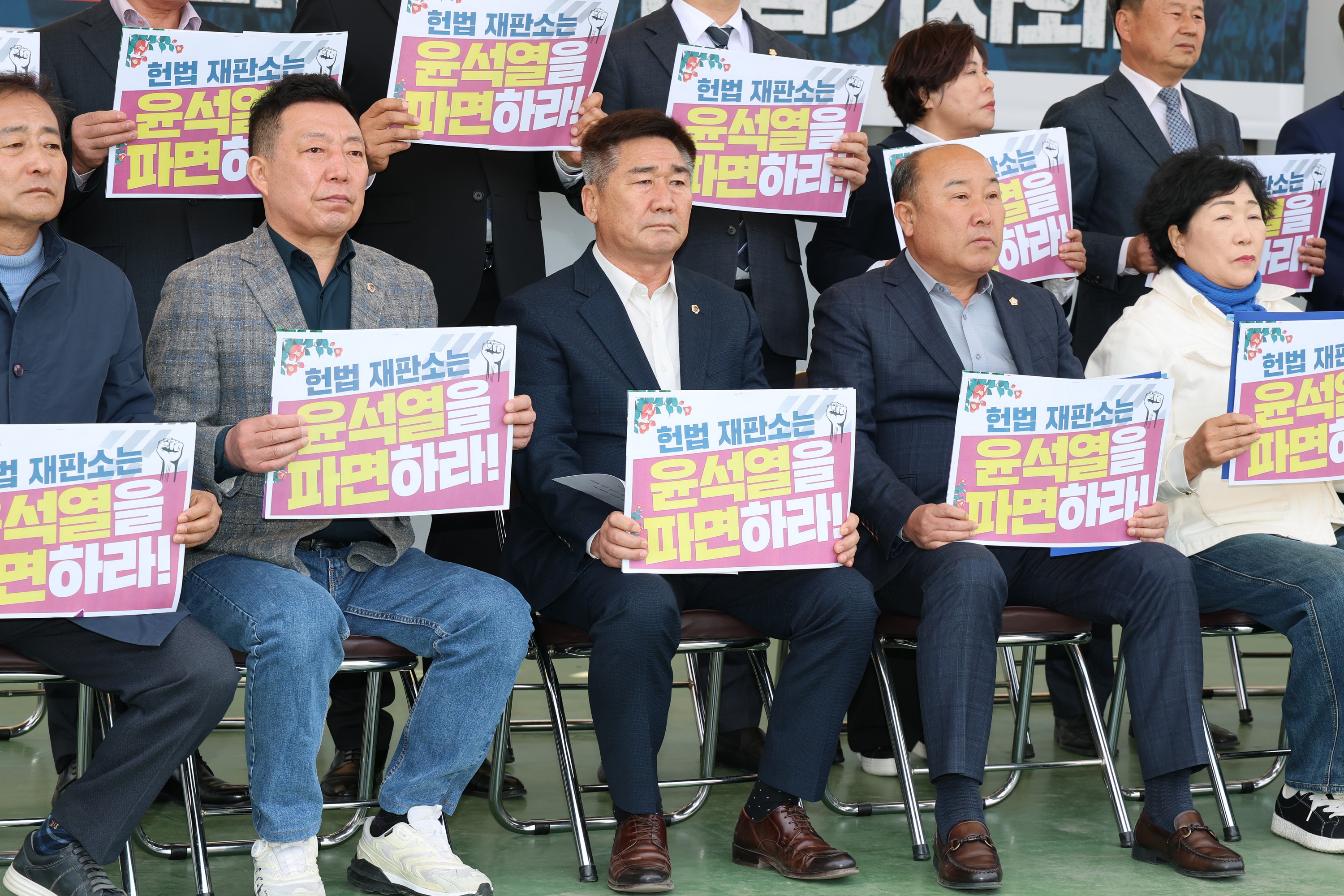 윤석열파면촉구 긴급기자회견 첨부이미지 : 25년04월02일 윤석열파면촉구 긴급기자회견 - 010.jpg
