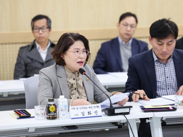 전라남도 생활인구 유입을 위한 상생 관광 활성화 전문가 토론회 첨부이미지 : 25년04월02일 전라남도 생활인구 유입을 위한 상생 관광 활성화 전문가 토론회_24.jpg