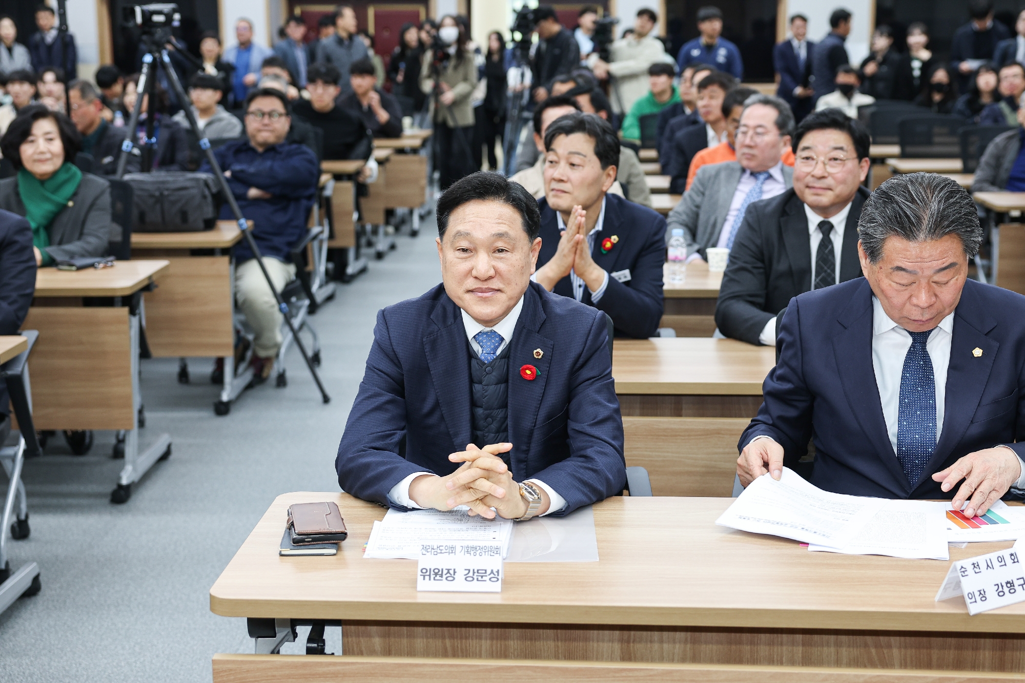 지방소멸 극복을 위한 교육발전방안 연구 토론회 첨부이미지 : 25년03월31일 지방소멸 극복을 위한 교육발전방안 연구 토론회_02.jpg