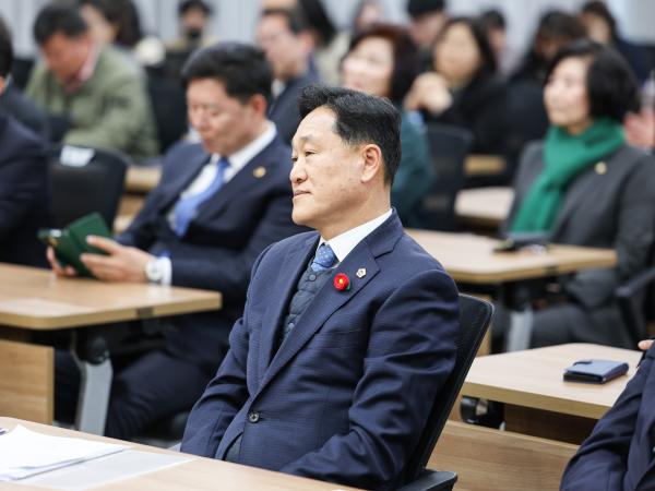 지방소멸 극복을 위한 교육발전방안 연구 토론회 첨부이미지 : 25년03월31일 지방소멸 극복을 위한 교육발전방안 연구 토론회_10.jpg