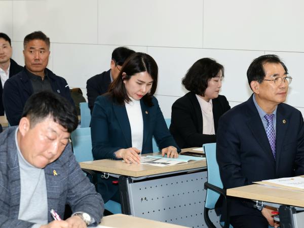 환경오염시설 통합관리권한 지방 재이향 촉구 정책 토론회 첨부이미지 : 25년04월03일 환경오염시설 통합관리권한 지방 재이향촉구 정책 토론회 (1).jpg