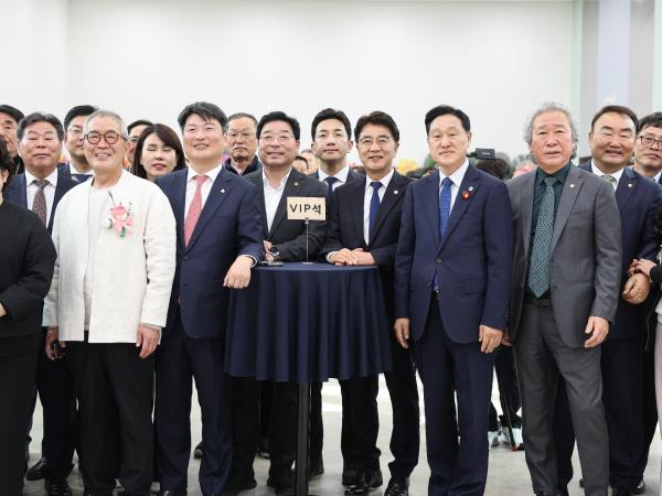 강종열전 및 청년작가전 개막식 첨부이미지 : 25년04월03일 강종열전 및 청년작가전 개막식_32.jpg