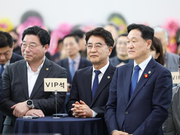 강종열전 및 청년작가전 개막식 첨부이미지 : 25년04월03일 강종열전 및 청년작가전 개막식_21.jpg