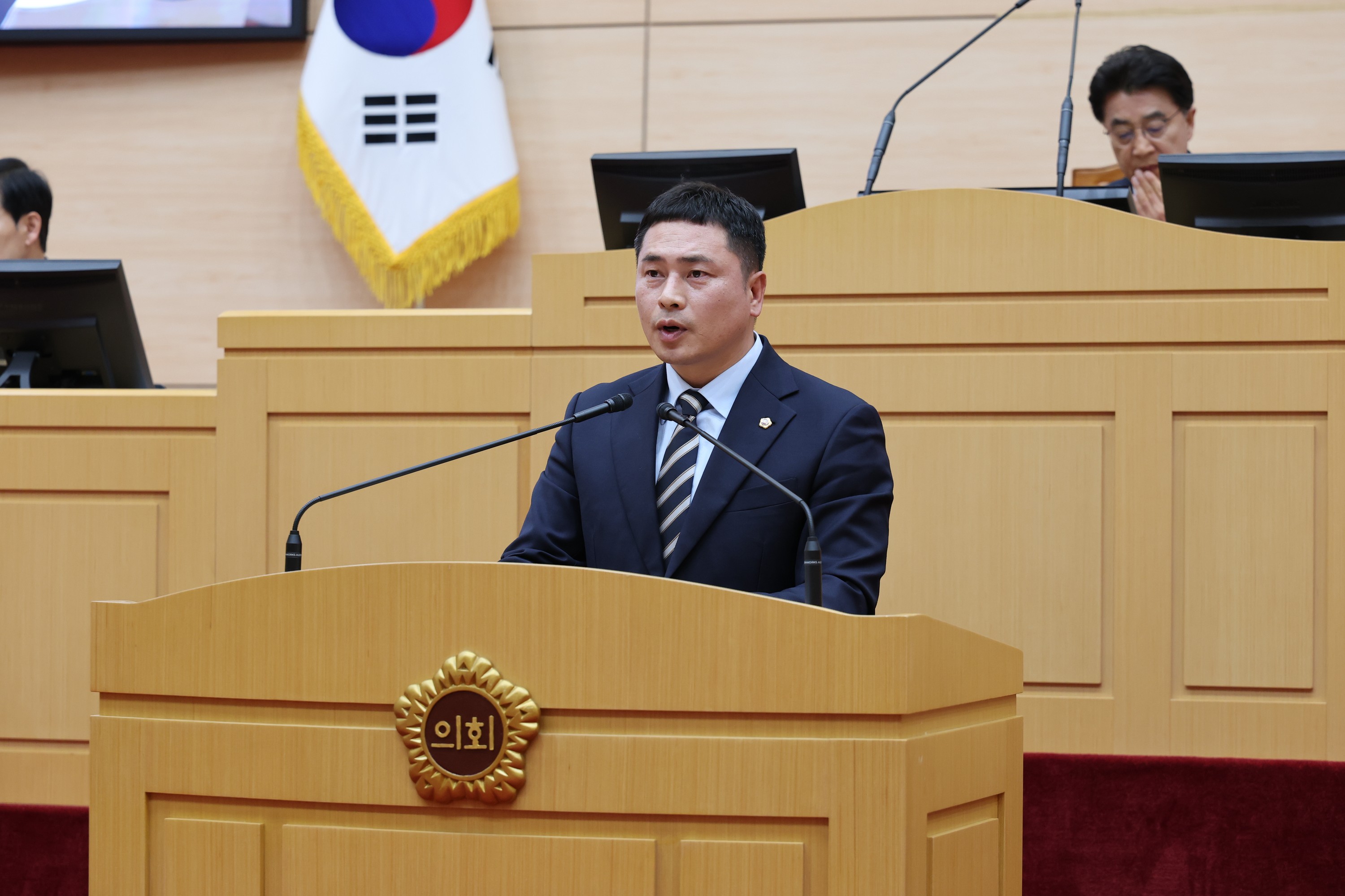 제390회 임시회 제1차 본회의 첨부이미지 : 25년04월30일 제390회 임시회 제1차 본회의 - 110.jpg