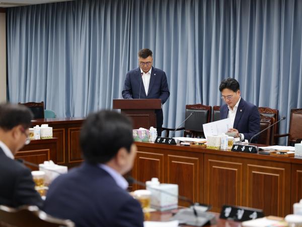 제390회 임시회 농수산위원회 회의 첨부이미지 : 25년04월30일 제390회 농수산위원회 회의 - 009.jpg