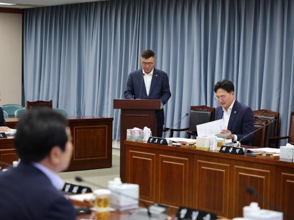 제390회 임시회 농수산위원회 회의 첨부이미지 : 25년04월30일 제390회 농수산위원회 회의 - 008.jpg