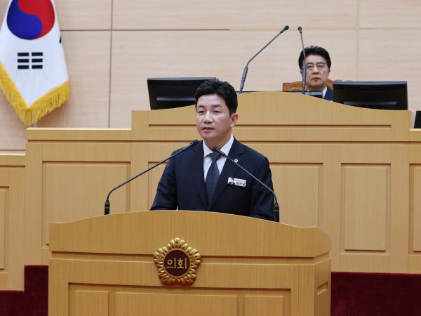 제390회 임시회 제1차 본회의 첨부이미지 : 25년04월30일 제390회 임시회 제1차 본회의 - 121.jpg