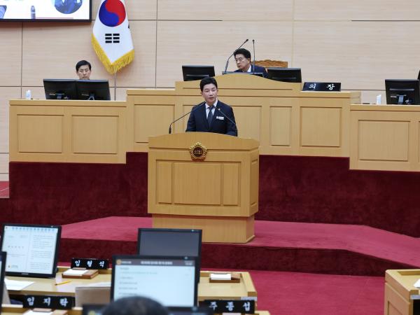 제390회 임시회 제1차 본회의 첨부이미지 : 25년04월30일 제390회 임시회 제1차 본회의 - 120.jpg