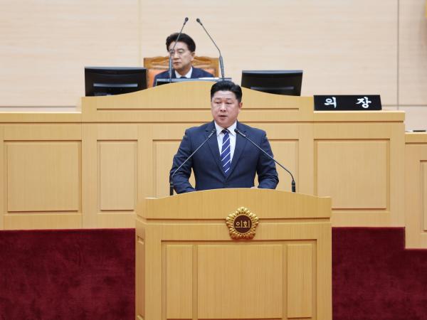 제390회 임시회 제1차 본회의 첨부이미지 : 25년04월30일 제390회 임시회 제1차 본회의 - 076.jpg