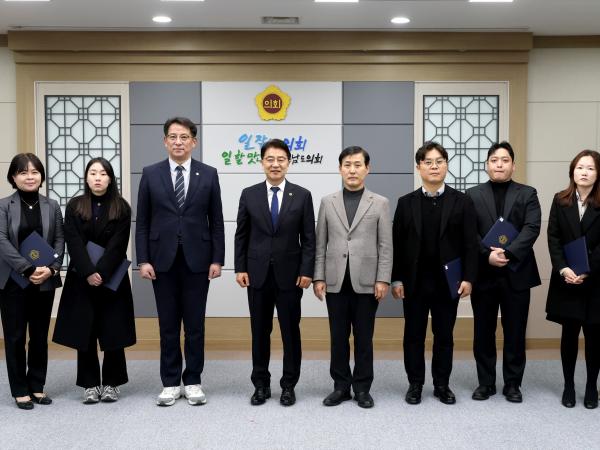 2025년 상반기 인사발령 임용장 수여식 첨부이미지 : 25년01월22일 2025년 상반기 인사발령 임용장 수여식 - 085.jpg