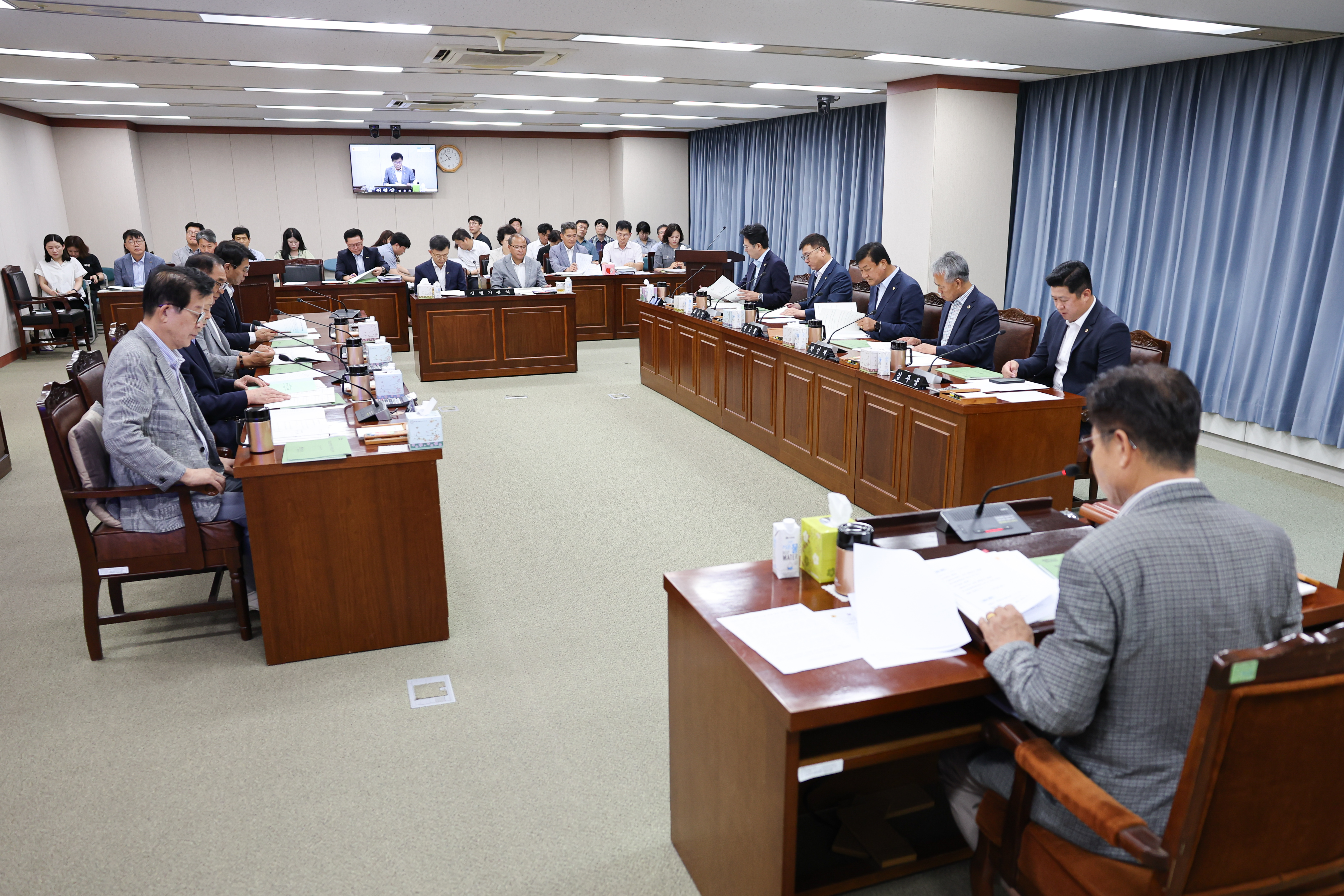 제392회 임시회 농수산위원회 추경예산안 심사 첨부이미지 : 25년07월28일 제392회 임시회 농수산위원회 추경예산안 심사 (6).jpg