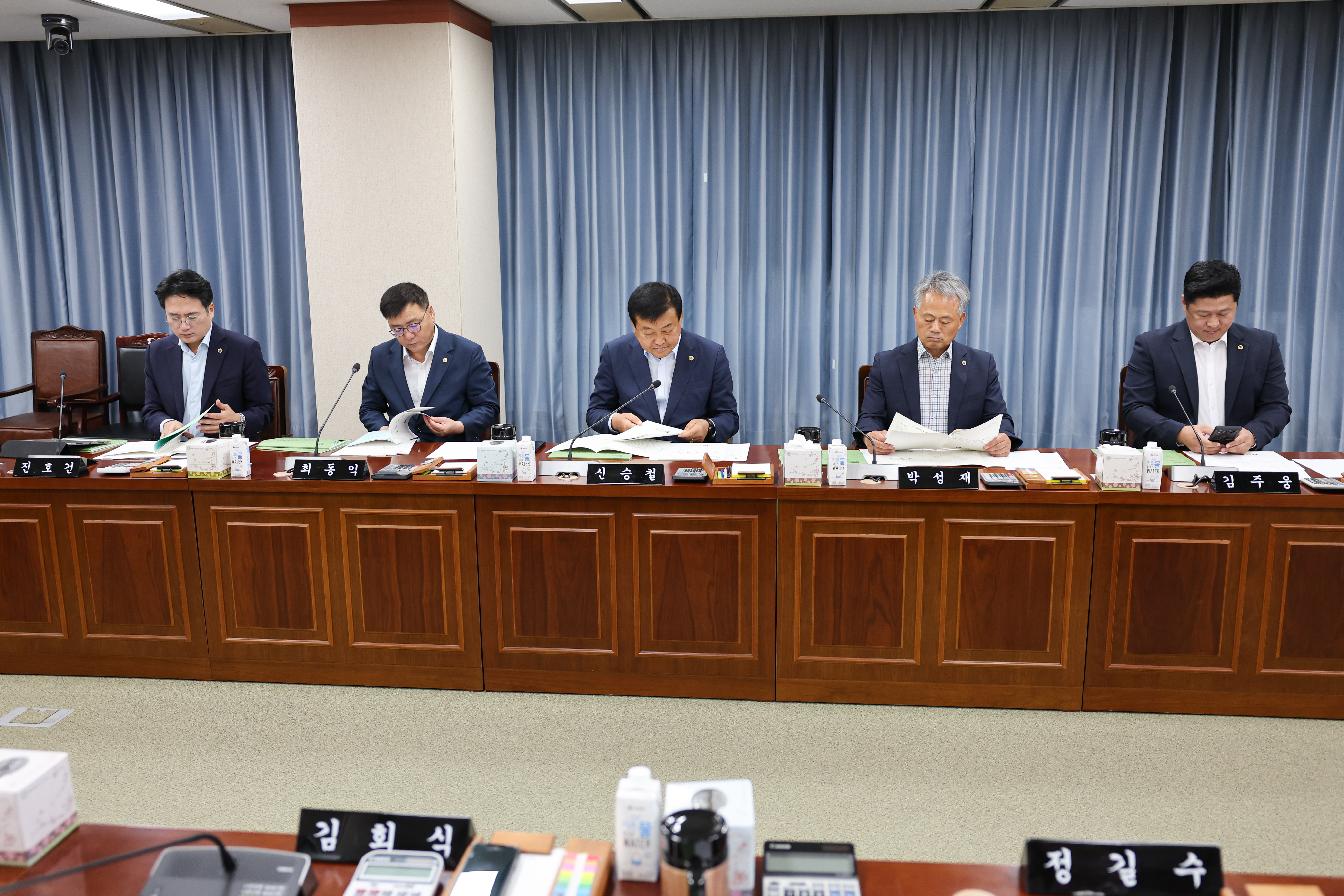 제392회 임시회 농수산위원회 추경예산안 심사 첨부이미지 : 25년07월28일 제392회 임시회 농수산위원회 추경예산안 심사 (7).jpg