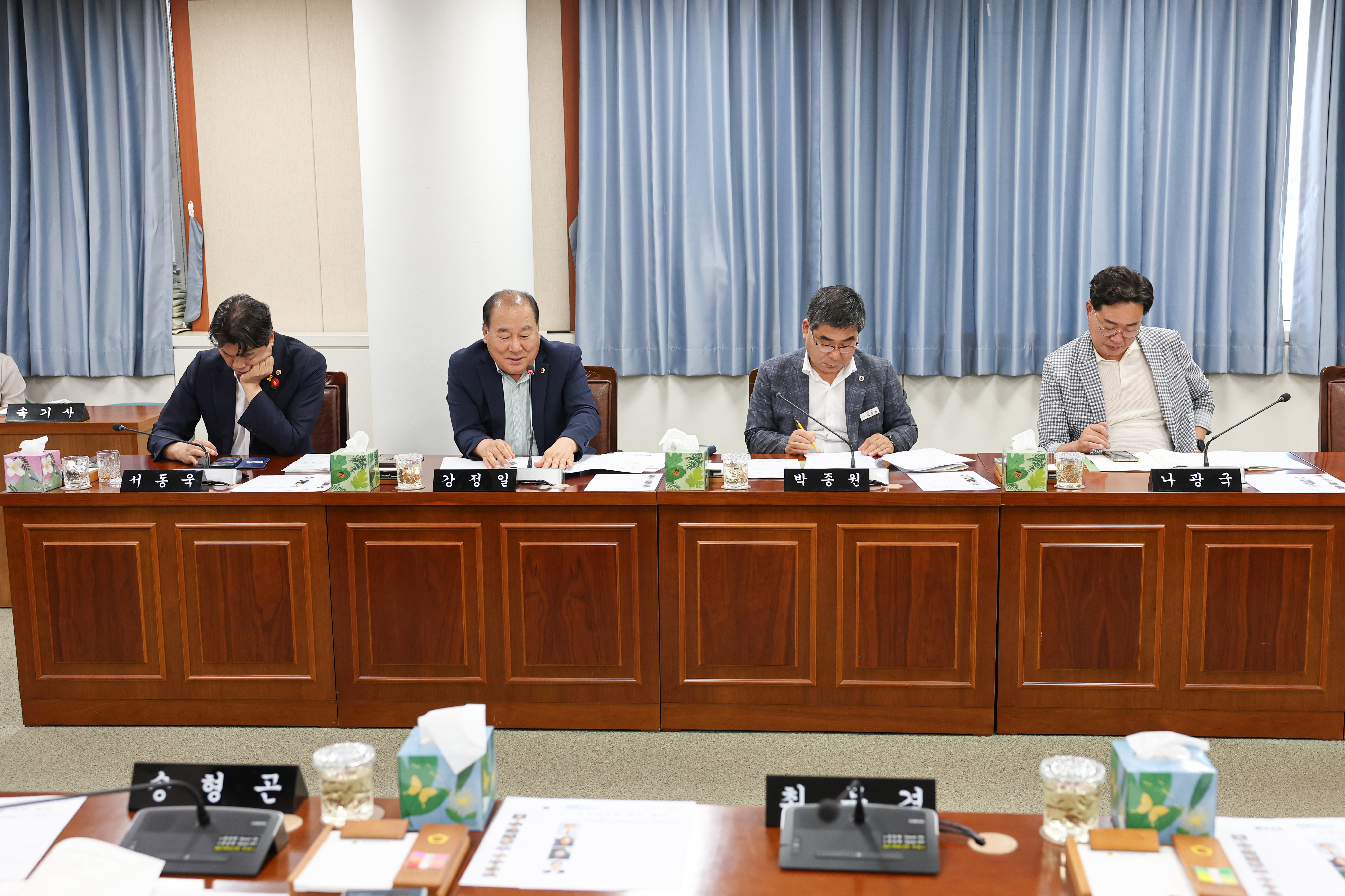 제392회 임시회 안전건설소방위원회 추경예산안 심사 첨부이미지 : 25년07월28일 제392회 임시회 안전건설소방위원회 추경예산안 심사 (4).jpg