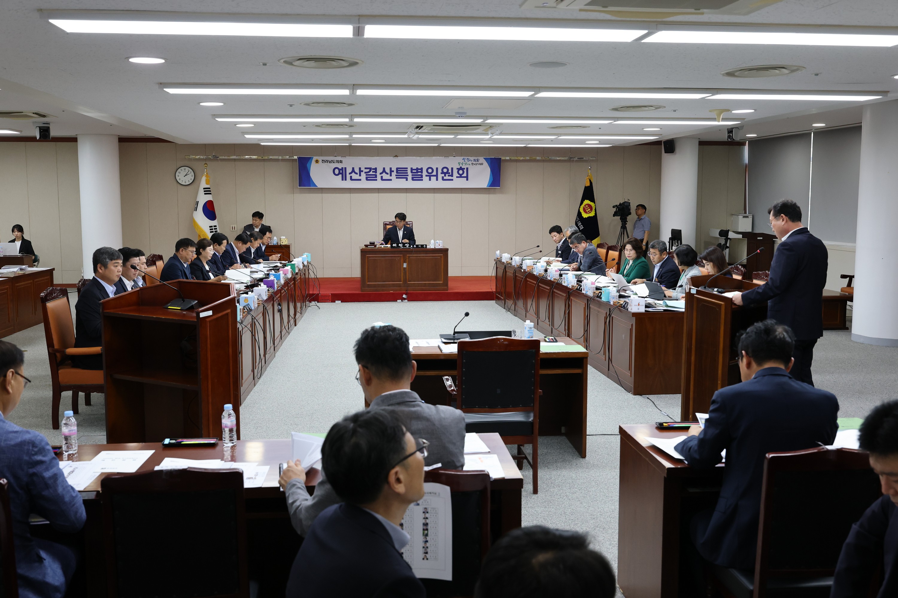 2025년 제2회 추가경정예산안 심사 첨부이미지 : 25년07월28일 2025년 제2회 추가경정예산안 심사 - 015.jpg