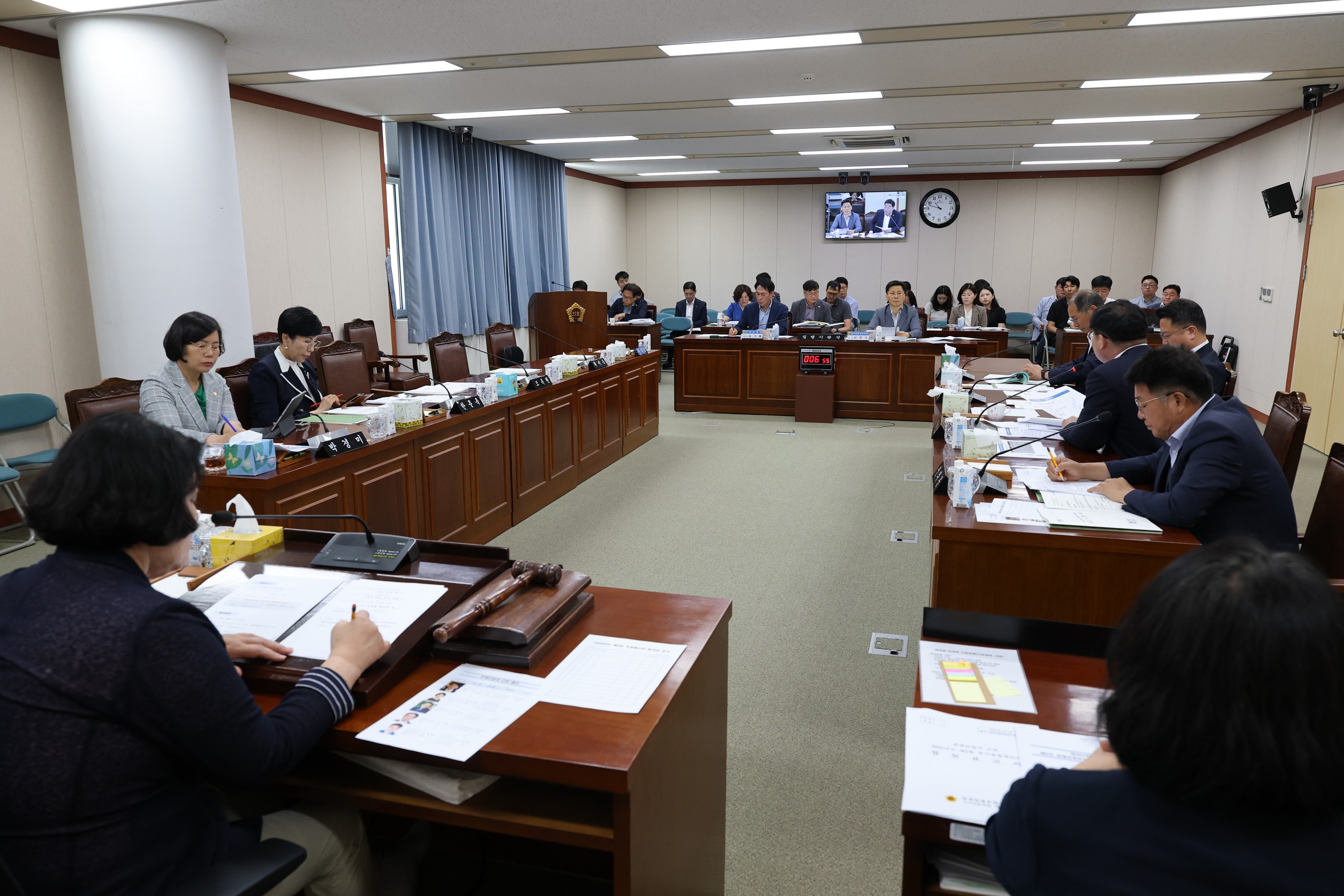 제392회 임시회 경제관광문화위원회 추경예산안 심사 첨부이미지 : 25년07월28일 제392회 임시회 경제관광문화위원회 추경예산안 심사 - 014.jpg