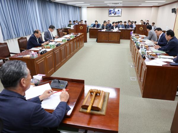 제392회 임시회 안전건설소방위원회 추경예산안 심사 첨부이미지 : 25년07월28일 제392회 임시회 안전건설소방위원회 추경예산안 심사 (18).jpg