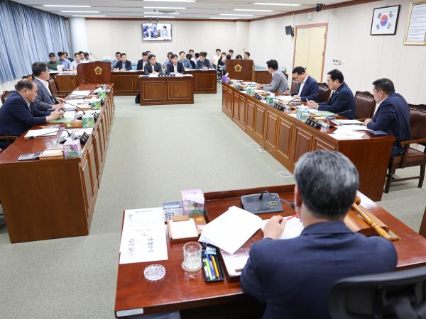 제392회 임시회 안전건설소방위원회 추경예산안 심사 첨부이미지 : 25년07월28일 제392회 임시회 안전건설소방위원회 추경예산안 심사 (19).jpg