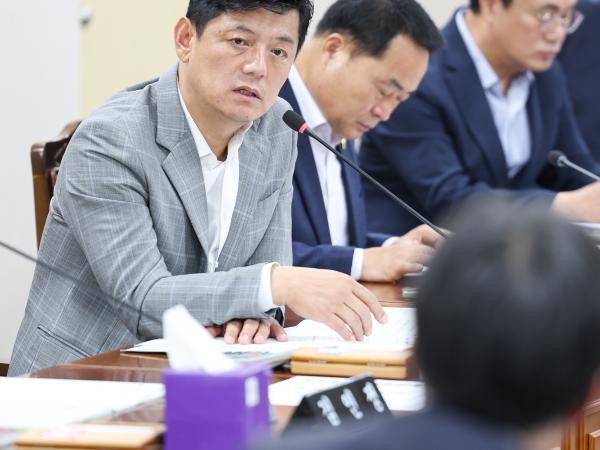 제392회 임시회 안전건설소방위원회 추경예산안 심사 첨부이미지 : 25년07월28일 제392회 임시회 안전건설소방위원회 추경예산안 심사 (17).jpg