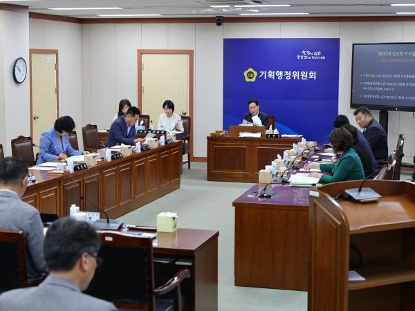 제392회 임시회 기획행정위원회 추경예산안 심사 첨부이미지 : 25년07월28일 제392회 임시회 기획행정위원회 추경예산안 심사 - 004.jpg