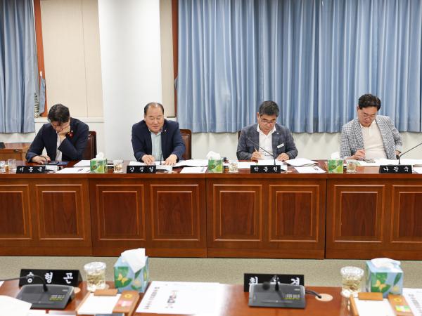 제392회 임시회 안전건설소방위원회 추경예산안 심사 첨부이미지 : 25년07월28일 제392회 임시회 안전건설소방위원회 추경예산안 심사 (4).jpg