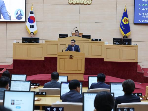 제392회 임시회 제5차 본회의 첨부이미지 : 25년07월28일 제392회 임시회 제5차 본회의 - 044.jpg