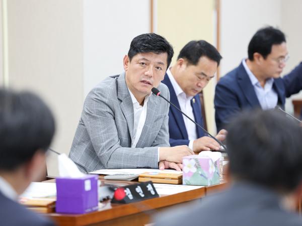 제392회 임시회 안전건설소방위원회 추경예산안 심사 첨부이미지 : 25년07월28일 제392회 임시회 안전건설소방위원회 추경예산안 심사 (14).jpg
