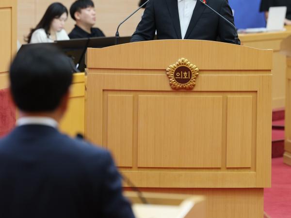 제392회 임시회 제4차 본회의 도정 및 교육행정 질문 첨부이미지 : 25년07월22일 제392회 임시회 제4차 본회의 도정 및 교육행정 질문 - 052.jpg