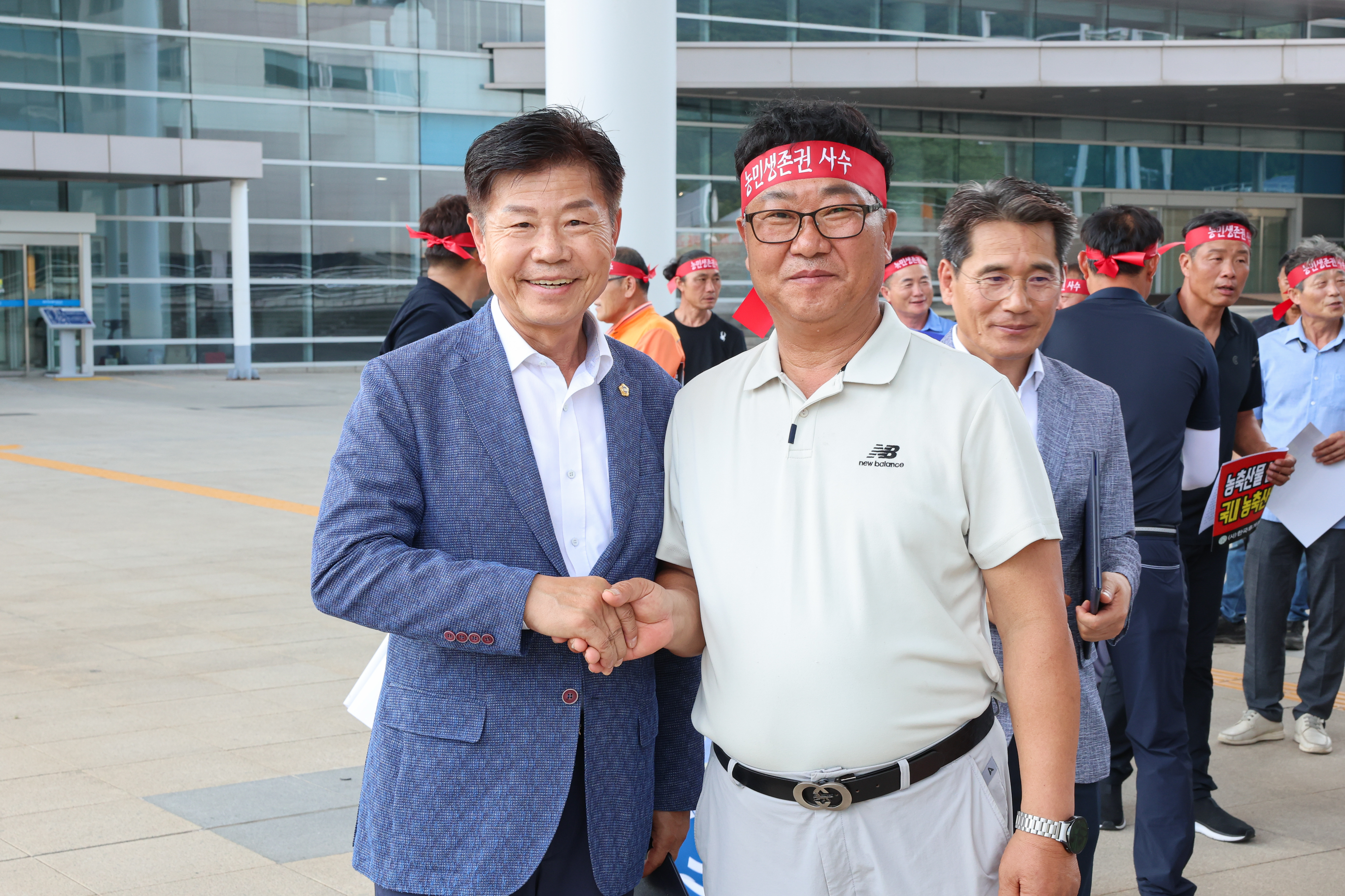 미국 농축산물 추가 개방반대 건의문 전달식 첨부이미지 : 25년07월24일 한농연_ 미국 농축산물 추가 개방반대 건의문 전달식 (5).jpg