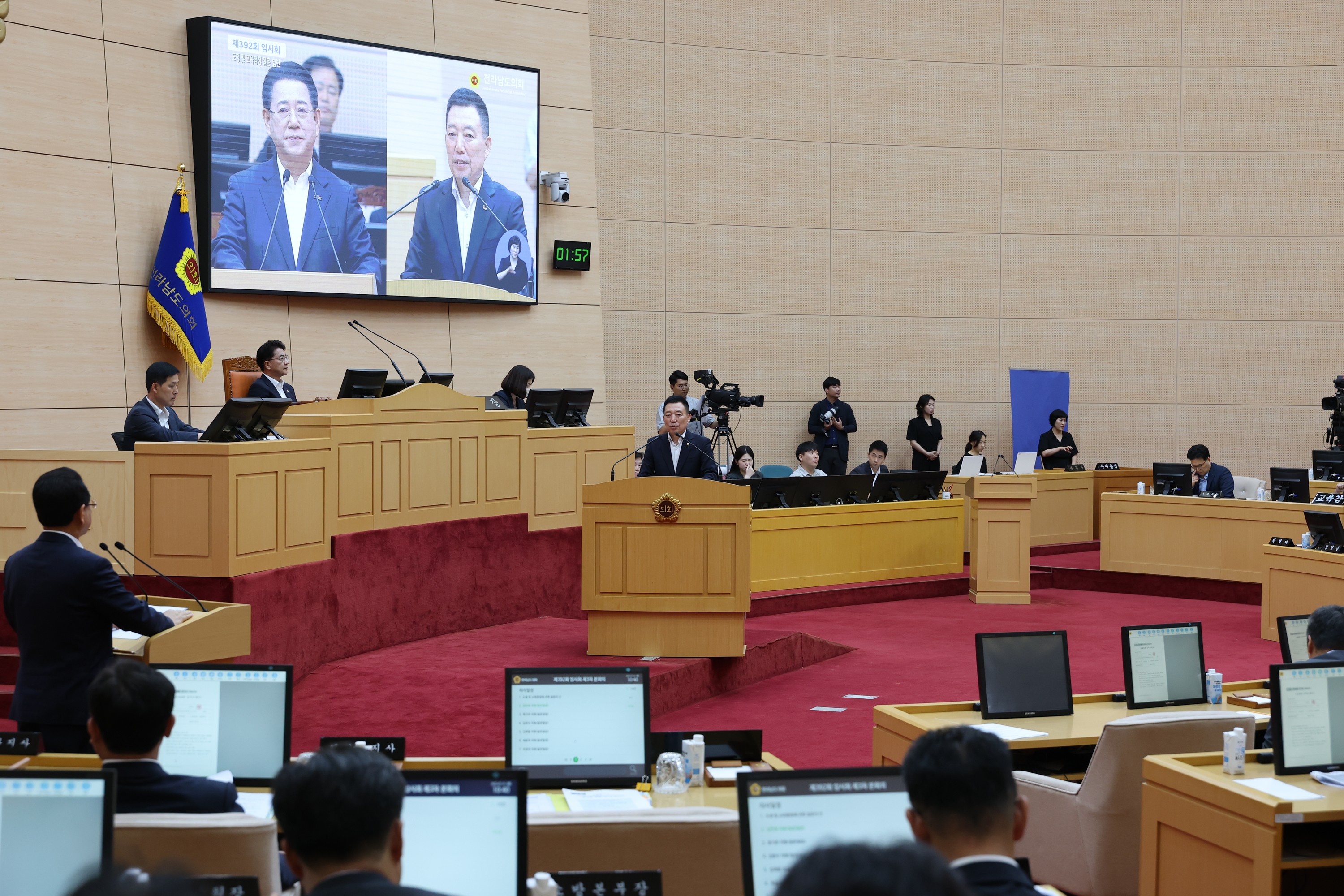 제392회 임시회 제3차 본회의 도정 및 교육행정 질문 첨부이미지 : 25년07월21일 제392회 임시회 제3차 본회의 도정 및 교육행정 질문 - 066.jpg