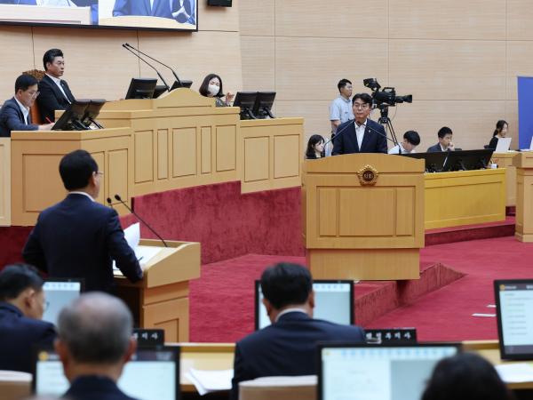 제392회 임시회 제3차 본회의 도정 및 교육행정 질문 첨부이미지 : 25년07월21일 제392회 임시회 제3차 본회의 도정 및 교육행정 질문 - 098.jpg
