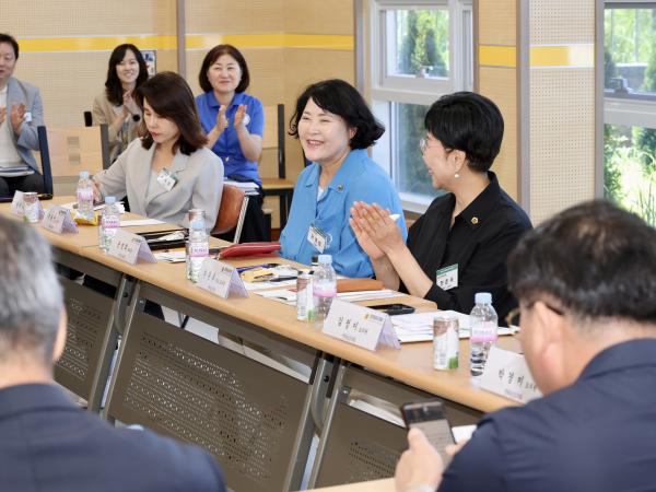 바이오산업 활성화 방안 연구회 현지활동 첨부이미지 : 25년07월29일 바이오산업 활성화 방안 연구회 현지활동 - 057.jpg