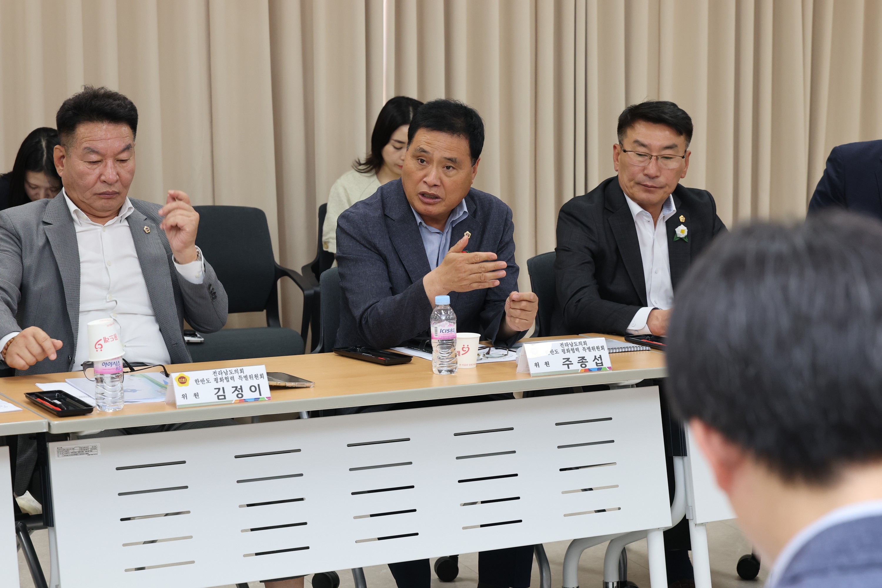 한반도 평화협력 특별위원회 현장 간담회 첨부이미지 : 25년07월23일 한반도 평화협력 특별위원회 호남권통일플러스센터 현장 간담회 - 037.jpg