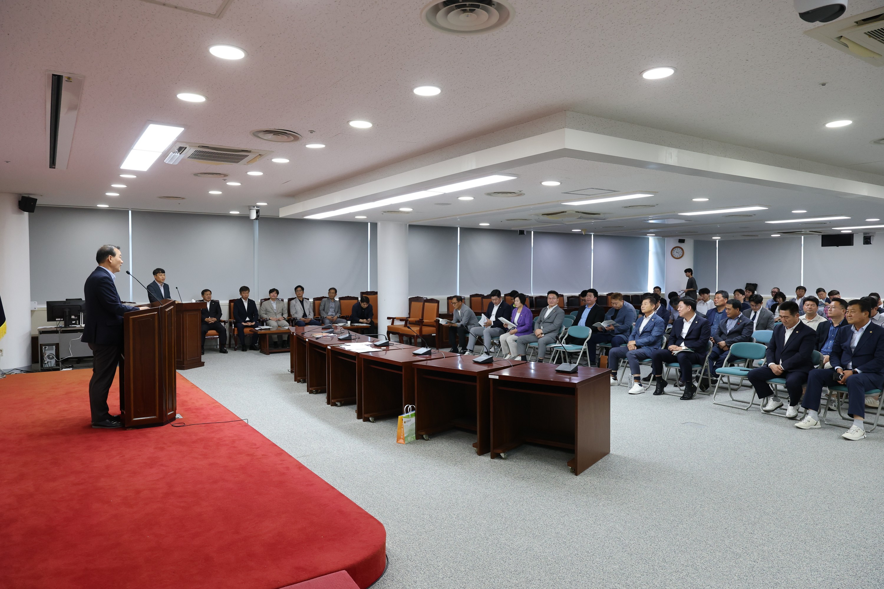 전남형 안심배송 문화 정착을 위한 조례 제정 정책 토론회 첨부이미지 : 25년07월23일 전남형 안심배송 문화 정착을 위한 조례 제정 정책 토론회 - 021.jpg