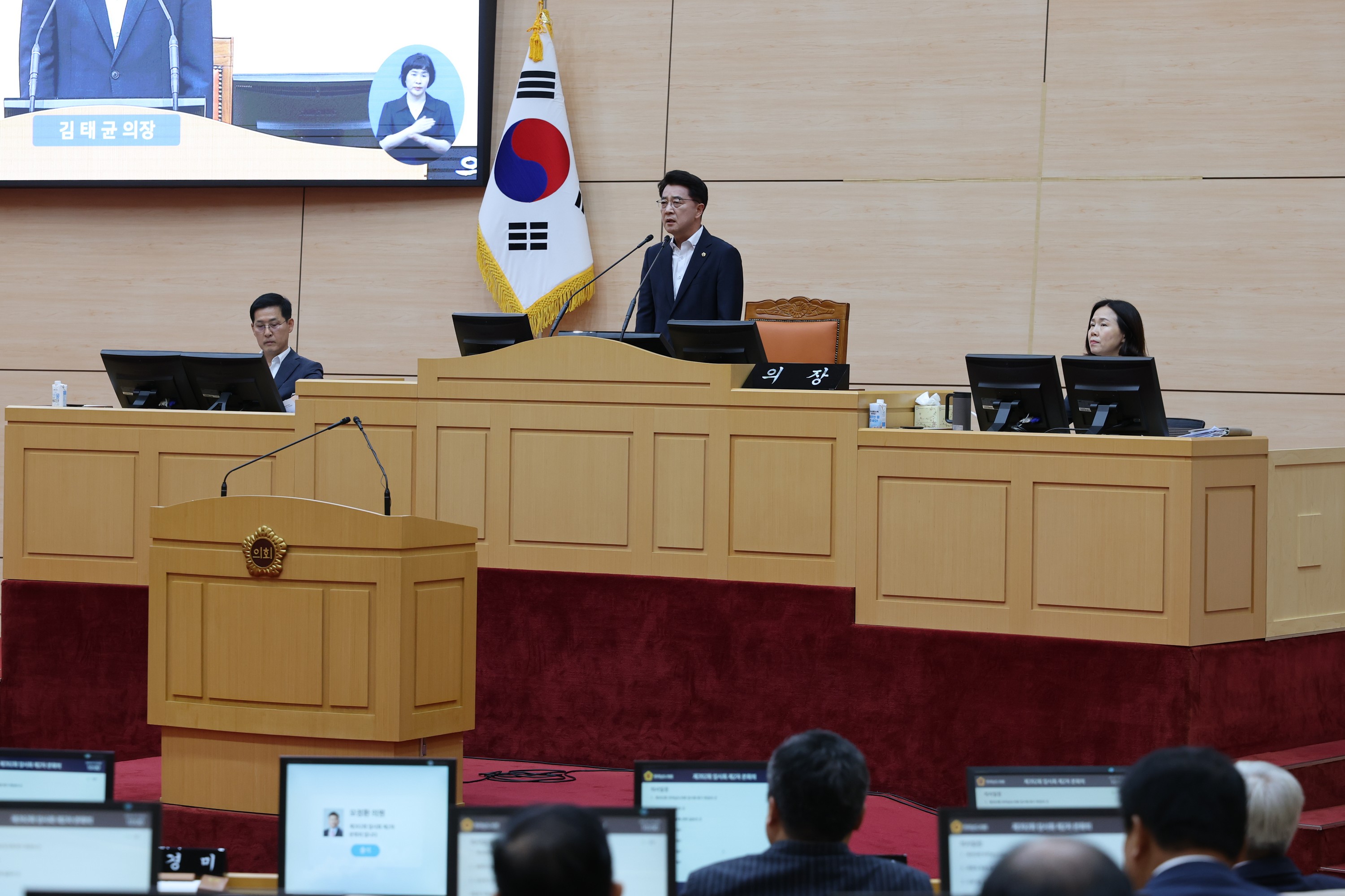 제392회 임시회 제2차 본회의 도정 및 교육행정 질문 첨부이미지 : 25년07월18일 제392회 임시회 제2차 본회의 도정 및 교육행정 질문 - 017.jpg