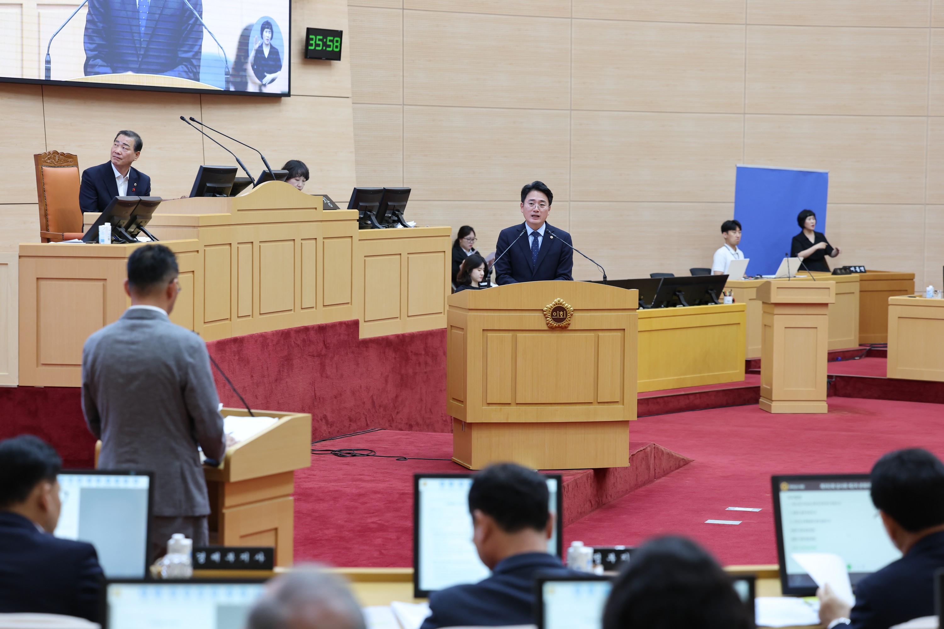 제392회 임시회 제2차 본회의 도정 및 교육행정 질문 첨부이미지 : 25년07월18일 제392회 임시회 제2차 본회의 도정 및 교육행정 질문 - 118.jpg