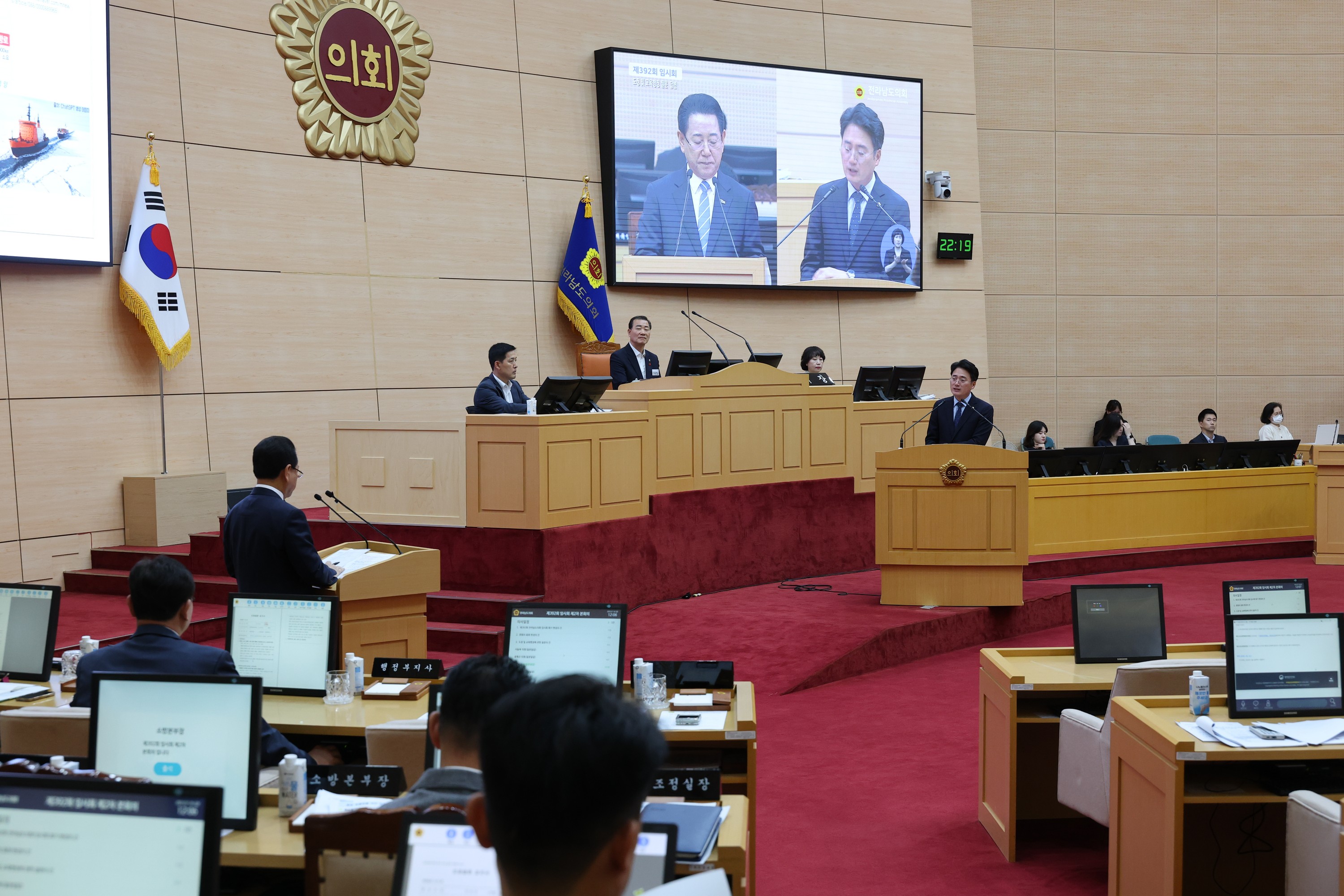 제392회 임시회 제2차 본회의 도정 및 교육행정 질문 첨부이미지 : 25년07월18일 제392회 임시회 제2차 본회의 도정 및 교육행정 질문 - 131.jpg